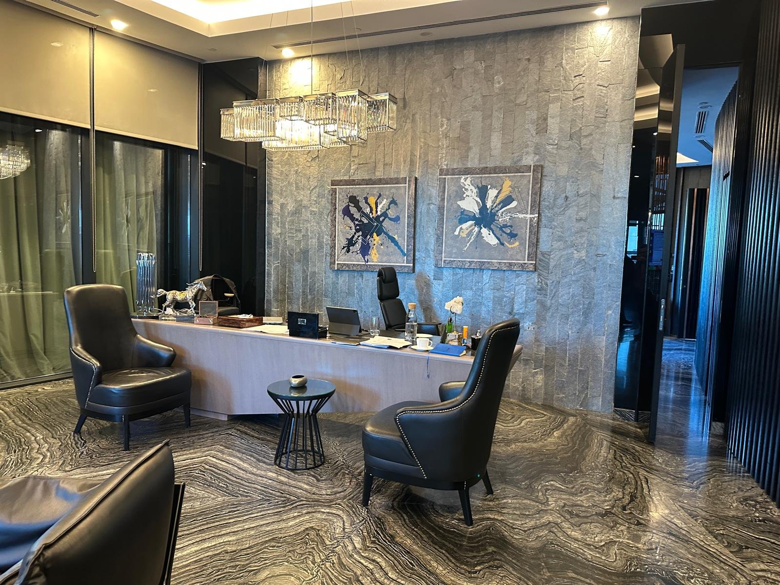 Modern Şık Şirket Dizilere