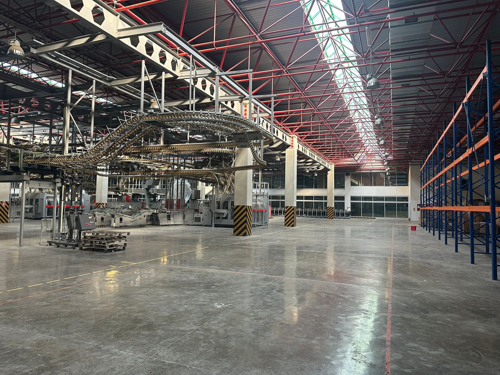 FİLMLERE KİRALIK FABRİKA